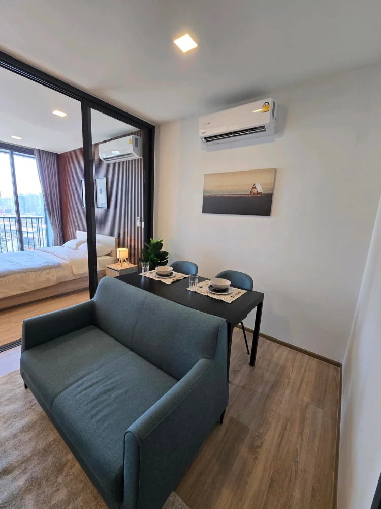For rent: XT Phayathai, 23rd floor. Beautiful room, fully furnished. Book now!