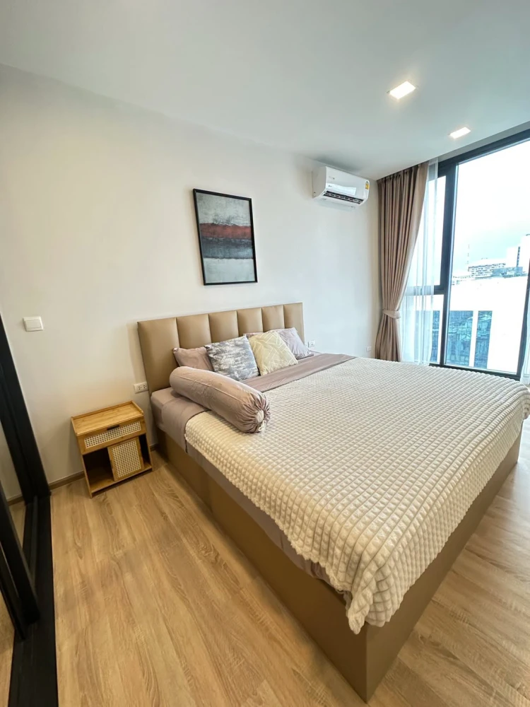 For rent: XT Phayathai, 24th floor. Beautifully furnished and ready to move in. Don't miss out! Book now!