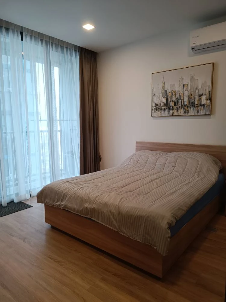 For rent: XT PHAYATHAI, 26th floor, very high, balcony facing north, not hot sun, good quality electrical appliances and appliances, fully furnished,