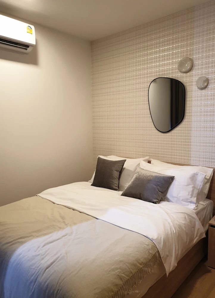 For rent: XT Phayathai, 27th floor, very high, with a beautiful city view, decorated in a homey style, very comfortable to live in.