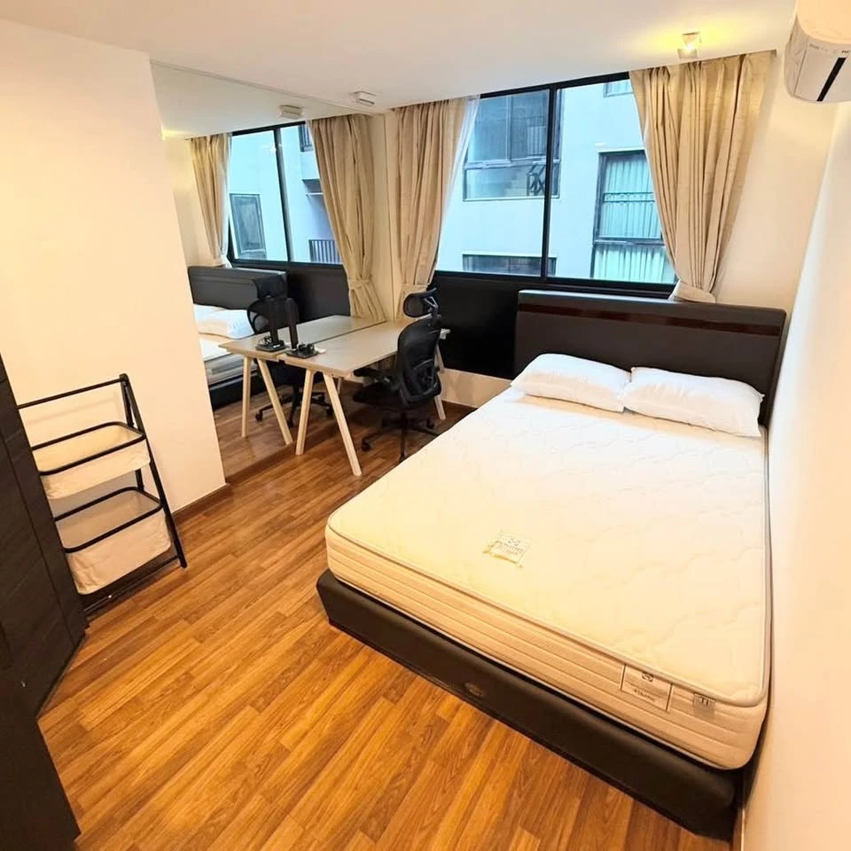 For rent: Zenith Place Sukhumvit 42, 1 bedroom, 1 bathroom, spacious living area. Don't just look, book it!