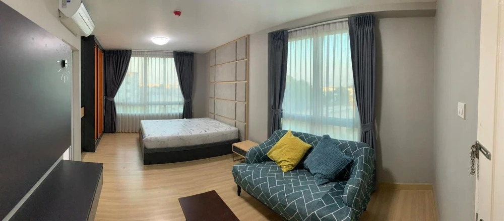 Zoom Condo Place for rent, 4th floor, corner room, nice room, fully furnished, if you don't reserve, you'll miss out!