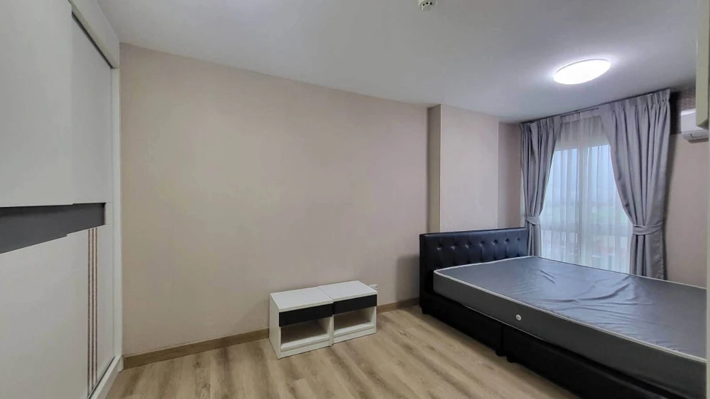Zoom Condo Place for rent, 6th floor, great view, beautifully decorated, very livable, fully furnished and equipped with appliances. Just bring your s