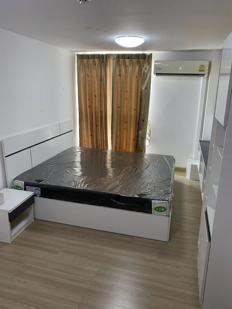 Zoom Condo Place for rent. 51 sq m duplex unit (2 floors), 1 bedroom, fully furnished. Don't miss out!