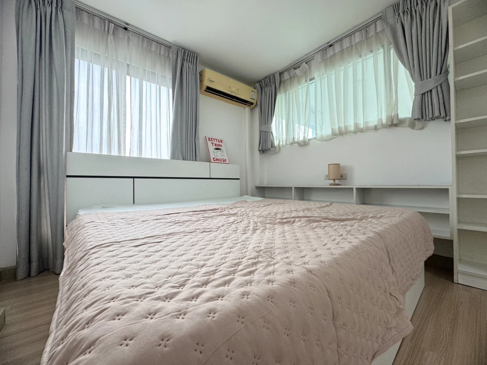For rent: Zoom Condo Place, 2-storey duplex room, fully furnished, nice to live in, reserve now, urgently.