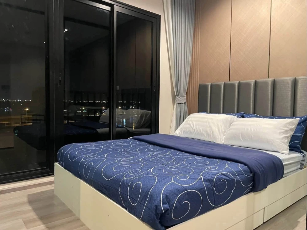 For Rent: The Politan Rive, 14th Floor. Features Chao Phraya River and city views. Fully furnished and inviting—book now!
