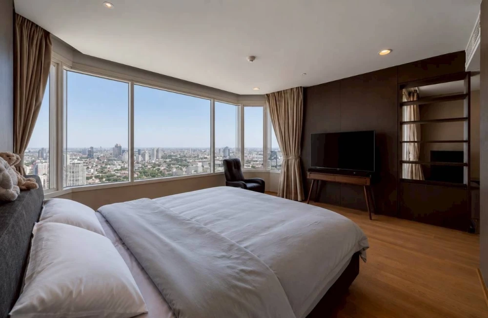 👑 Ultra-Luxury Riverfront Penthouse-Like Condo for SALE - 43rd Floor & 100% PET-FRIENDLY ✨ Watermark Chaophraya River