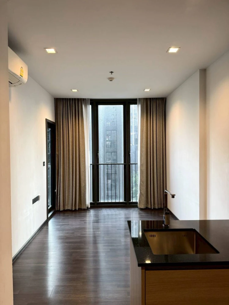 For sale or rent now! The Line Asoke Ratchada condo. Spacious rooms with ample living space. Amazing price! Book now!