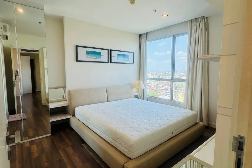 🏡 Modern Condo for Rent at The Room Sathorn-Taksin in Sathorn Area