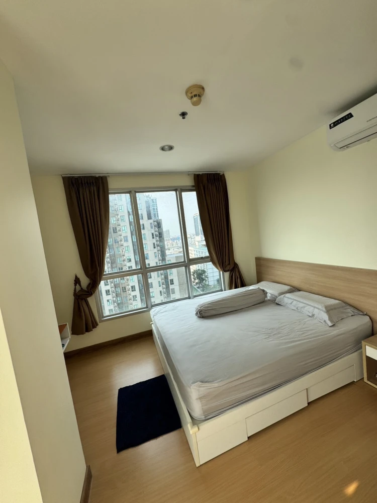 🔥 Hot Rental! Spacious 2BR Condo Right Next to MRT Huai Khwang (0 Meters!) 🔥