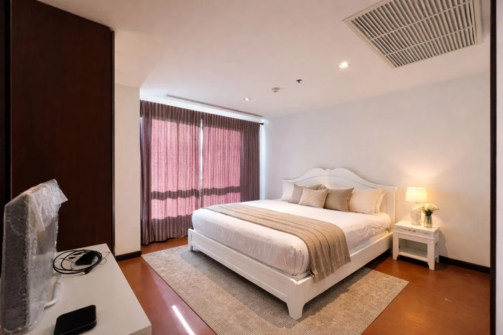 🏙️🌿 For Sale/Rent: The Lofts Yennakart – Spacious & Peaceful City Living! 🌿🏙️