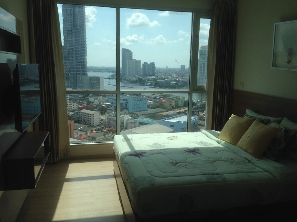 🏙️ Condo for Rent in Sathorn  ✨ Spacious unit in a prime city location, ready to move in.