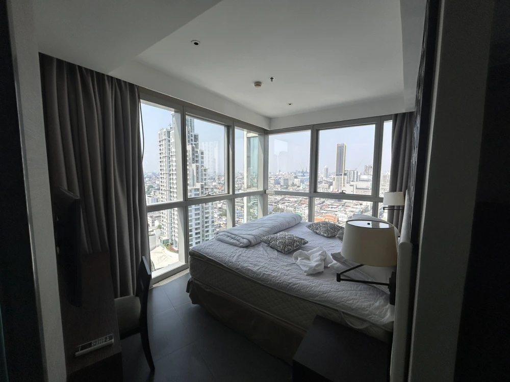 🌊 For rent: The River, luxury condo on the Chao Phraya River, million-dollar view.