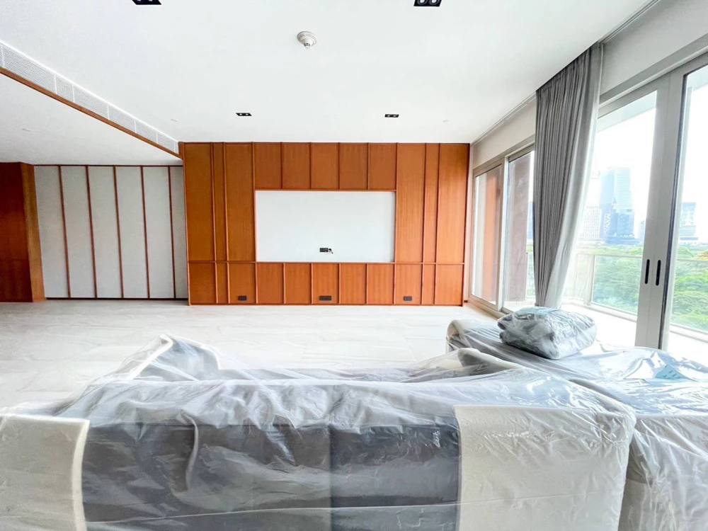 🏙️ Condo for Rent – 185 Rajadamri Condominium ✨