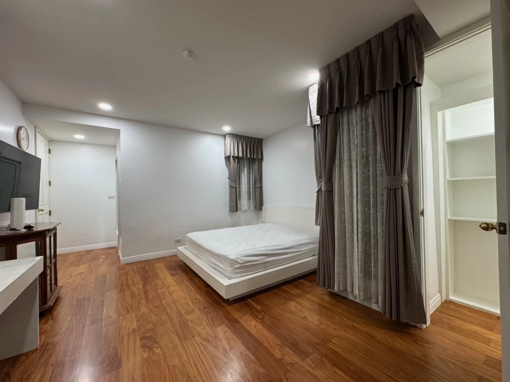 🏠🌃 Condo for Rent, Baan, Sarasin Road 🏠🌃