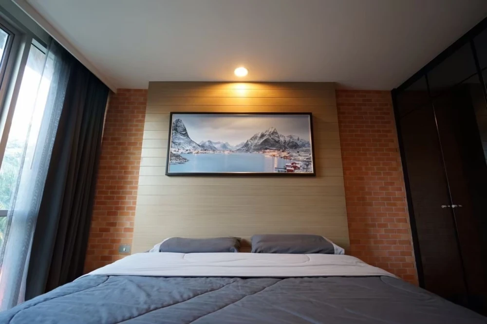 🏙️ Beautiful Loft-style room for rent at The LINE Phahonyothin Park 🌿