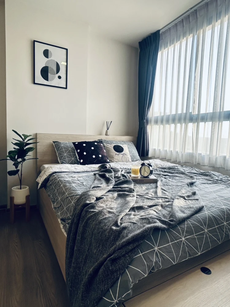 For rent: The Move Bangna condo. Ready to move in, fully furnished with appliances. Affordable price. Book now before it's too late!