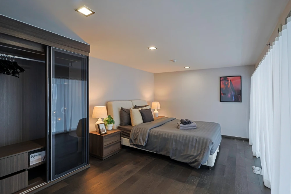 ✨ Pet Friendly Loft Duplex Condo for Rent at Corner Ratchathewi – Near BTS Ratchathewi