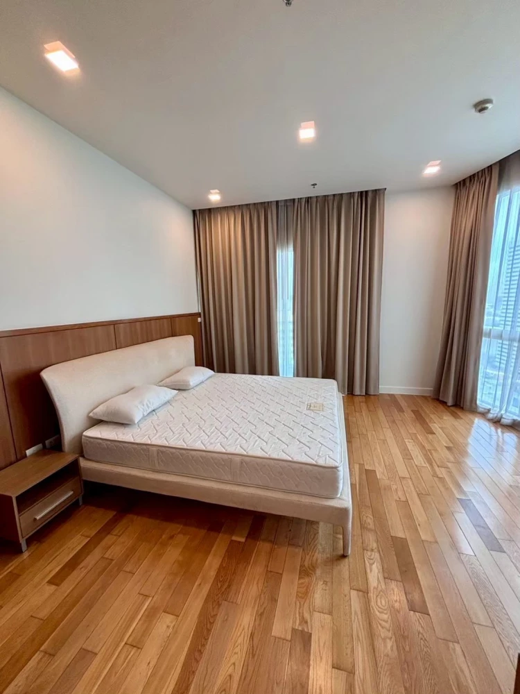 🖤🏙️ For Rent: Millennium Residence @ Sukhumvit 16 – Ultra Spacious Luxury Unit! 🏙️🖤