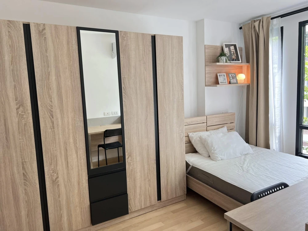 For sale: Lipp Ramkhamhaeng 43/1, fully furnished room, cozy style, nice atmosphere, full of electrical appliances. I must say that you must reserve.