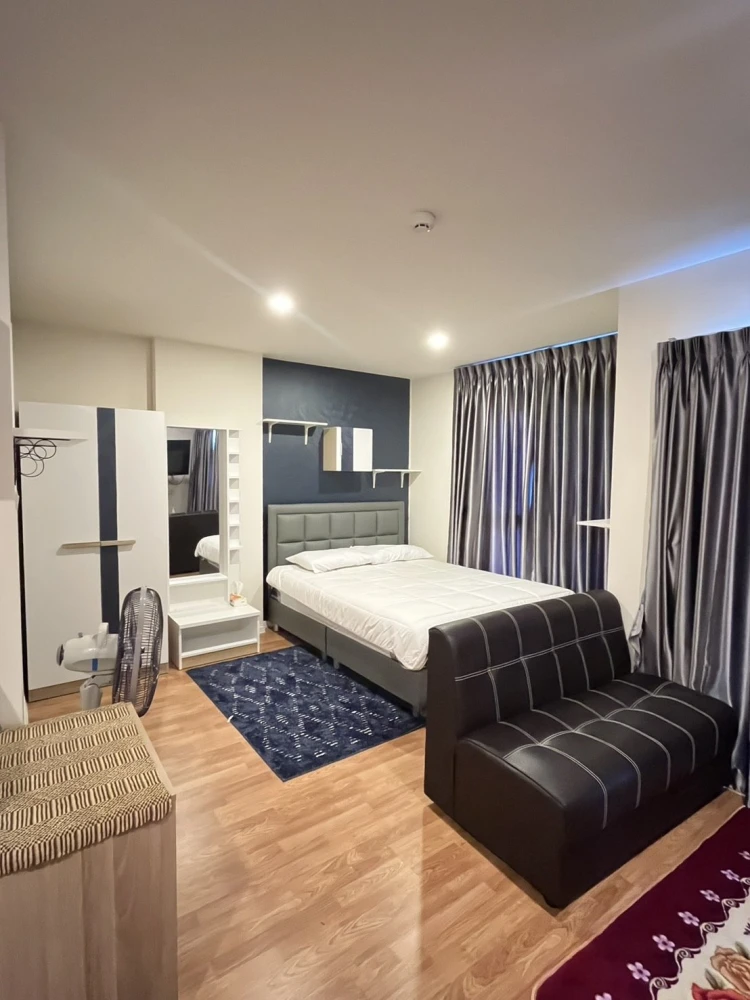 For rent: Lumpini Ville Sukhumvit 101/1-Punnawithi. Bright, airy, comfortable room. Includes electrical appliances. Hurry and book before you miss out