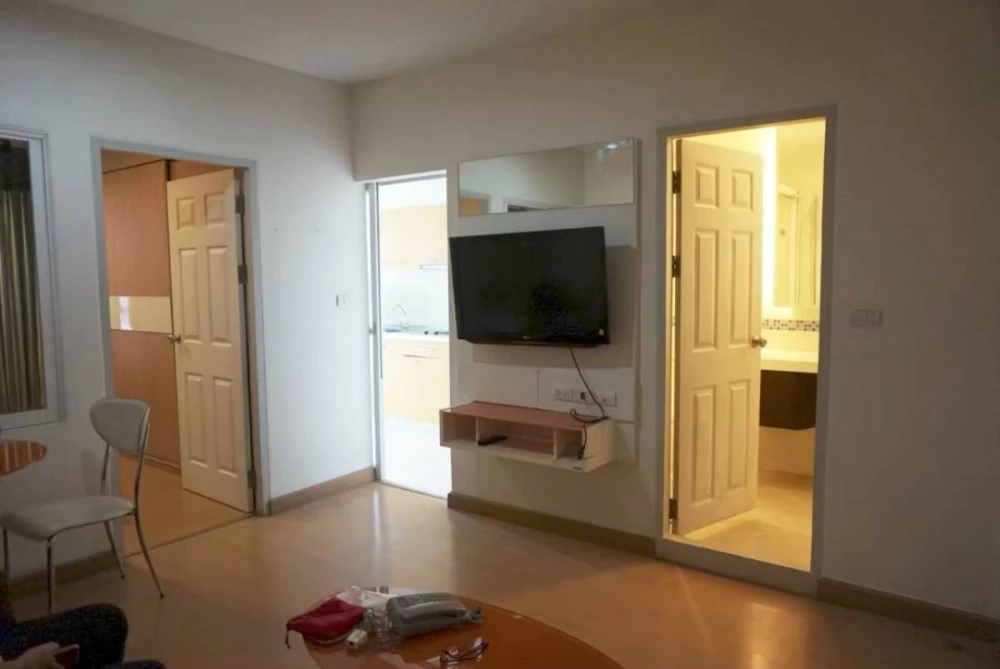 For rent!! Condo Life @ Ratchada-Huai Khwang, Room No. 189/146, good location, close to shopping areas, don't miss it!!
