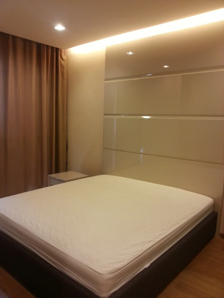 For rent!! Condo The Address Sathorn, room number 98/264, good location with many amenities, hurry to book!!