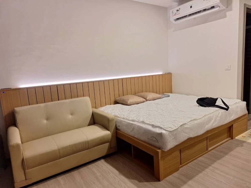 For rent: ASPIRE Sukhumvit - Rama 4, 16th floor, pool view. Excellent location. Highly recommended!