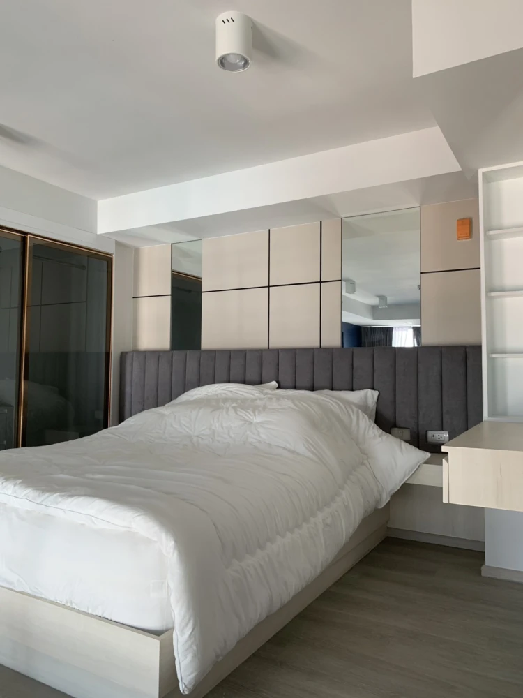 For rent Ideo Charan 70 Riverview, Studio Hybrid room, 33rd floor, high view, hurry to reserve, don't wait.