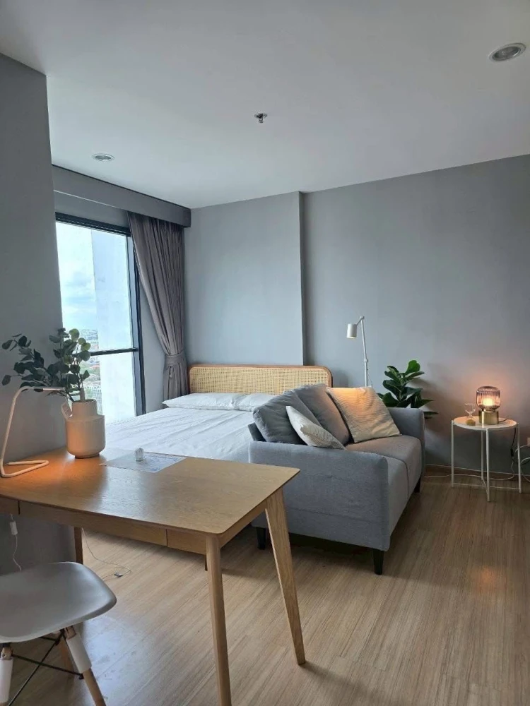The Base rama 9 Ramkhamhaeng for rent, 23rd floor, can sleep and watch the beautiful city view Plus, the room is decorated very well. Must be reserved