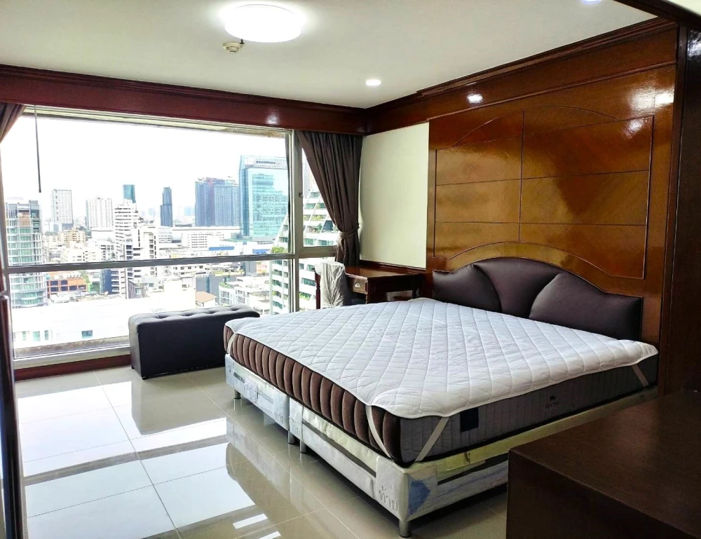 Condo for Rent – Sukhumvit Suite ✨ 📍 Located in Sukhumvit Soi 13, prime location in the city center with convenient transportation.