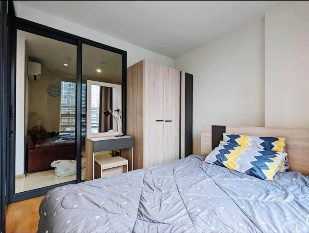 For rent, Condo HUE Sukhumvit, fully furnished, ready to move in, good furniture, complete electrical appliances, book now.