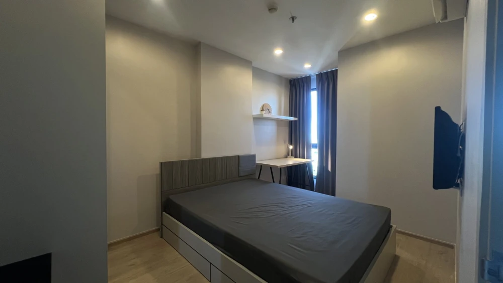 For rent: Ideo Sathorn Thapra condo, ready to move in, 30th floor with high floor view, complete amenities. Book now!
