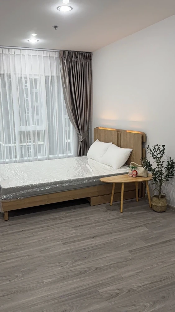For rent 𝐑𝐞𝐠𝐞𝐧𝐭 𝐇𝐨𝐦𝐞 𝐁𝐚𝐧𝐠𝐧𝐚, a nice room, complete with furniture and electrical appliances. If you don't book, you'll regret it later