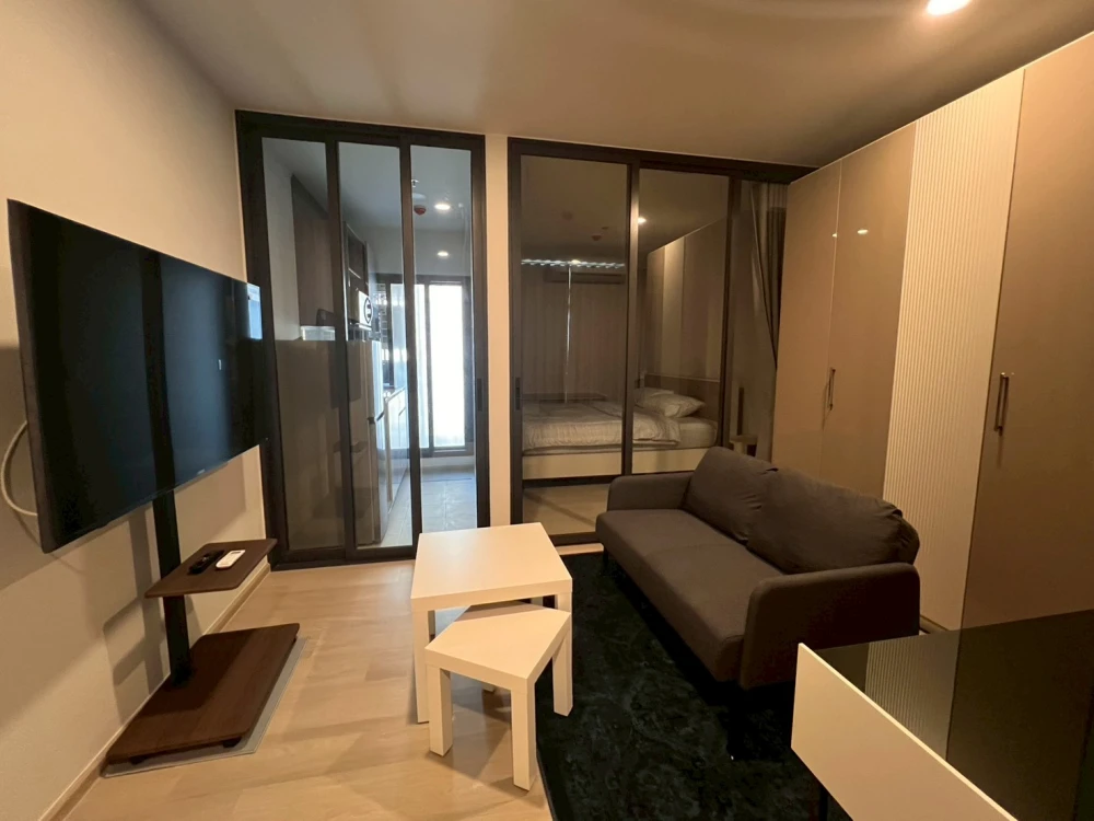 Condo for rent at Aspire Onnut Station. Ready to move in, fully furnished with appliances. Just bring your personal belongings! Don't miss out!