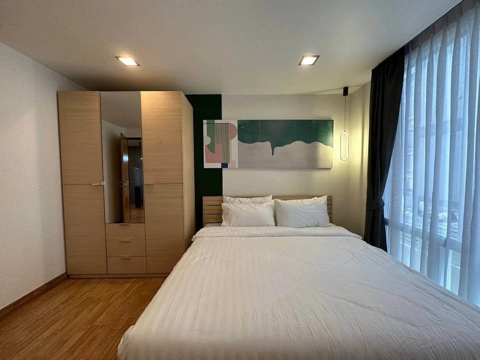 Condo for rent at The Alcove Sukhumvit 49. Ready to move in, fully furnished. Just bring your belongings! Don't wait!