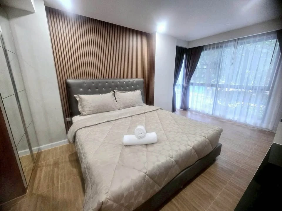 For rent Dusit Grand Park, large room, comfortable living, plenty of usable space, convenient and complete here. Come and reserve now.