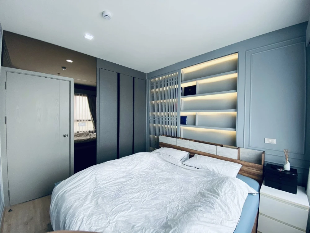 For rent: IDEO NEW RAMA9. Nicely furnished unit with high-quality built-in features. Amazing price! Book now! Don't miss out!