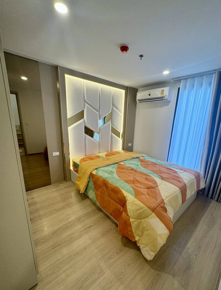 For rent Life Rama4-Asoke Duplex 2 Bedrooms, fully furnished, ready to move in, complete here, hurry and reserve now.