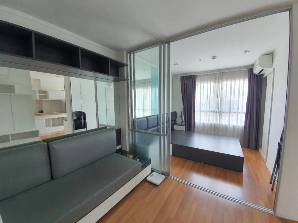 For rent: Lumpini Park Rama 9 Rachada. Nice room on the 17th floor with a great view. Fully furnished with appliances. Good price. Book now!