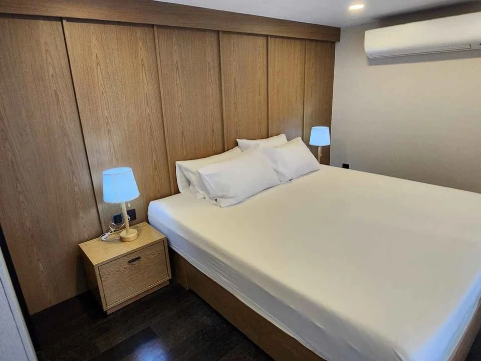 For Sale/Rent!! Park Origin Thonglor Condo, 40th Floor, Building C, Beautiful unit, Fully Furnished, Ready to Move In! Reserve Now!!