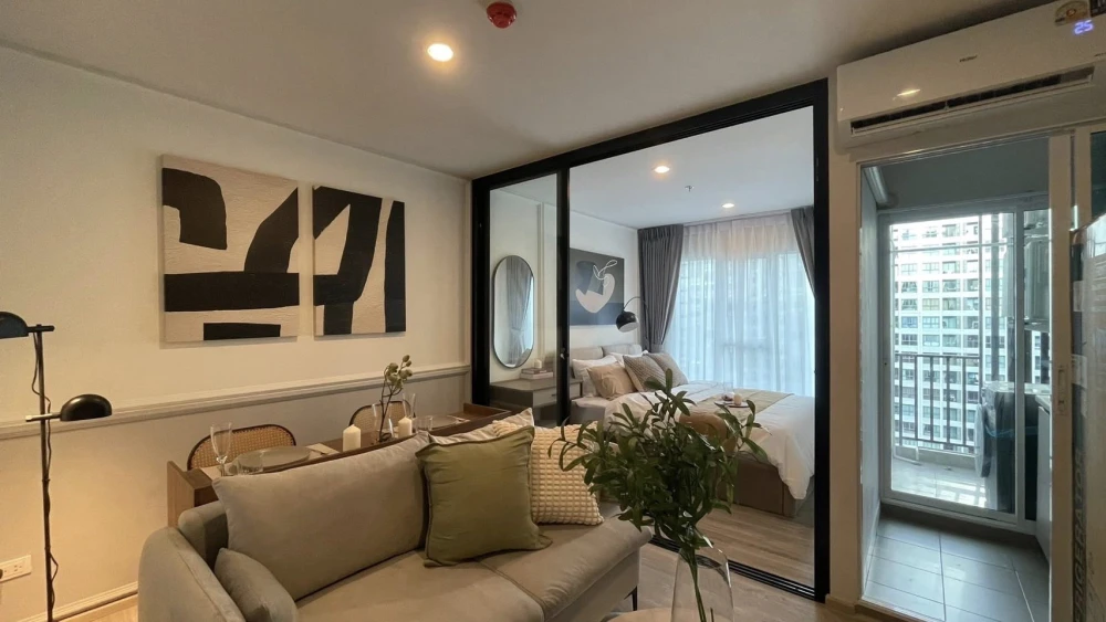 For rent Regent Home Bangna, separate room, fully furnished, complete with electrical appliances. Hurry and reserve before you miss your chance.