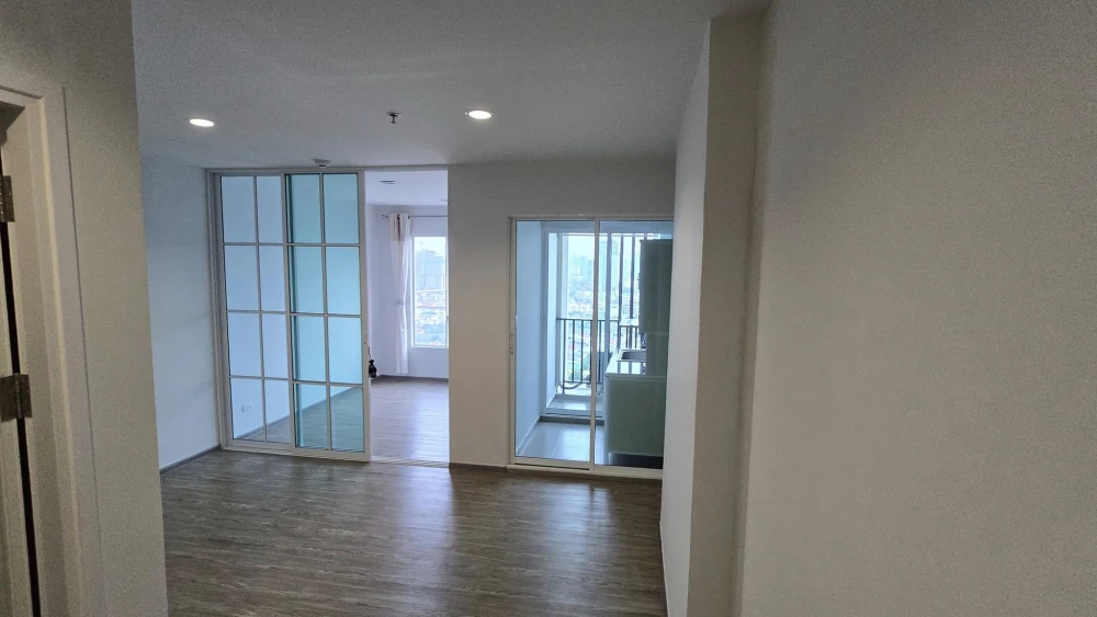 For rent Regent Home Bangson Phase 2, empty room, great price, 24th floor, high view, must hurry and reserve now.