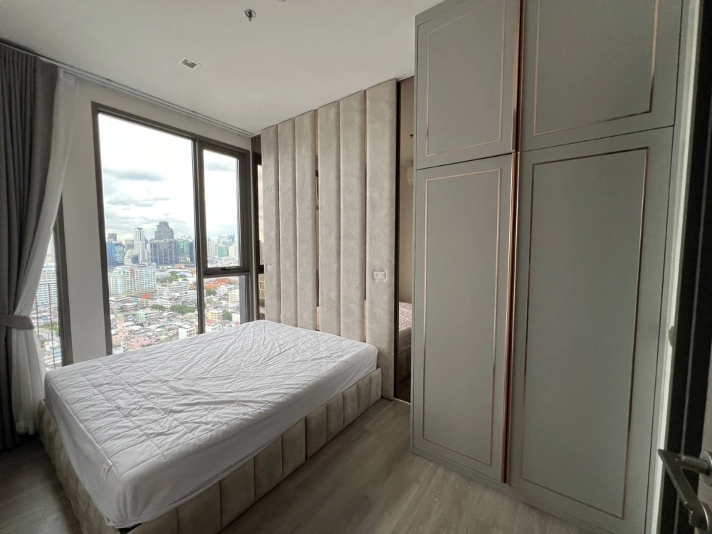 For rent Rhythm Charoenkrung Pavillion, ready to move in, complete facilities, hurry up and book now, don't miss out.