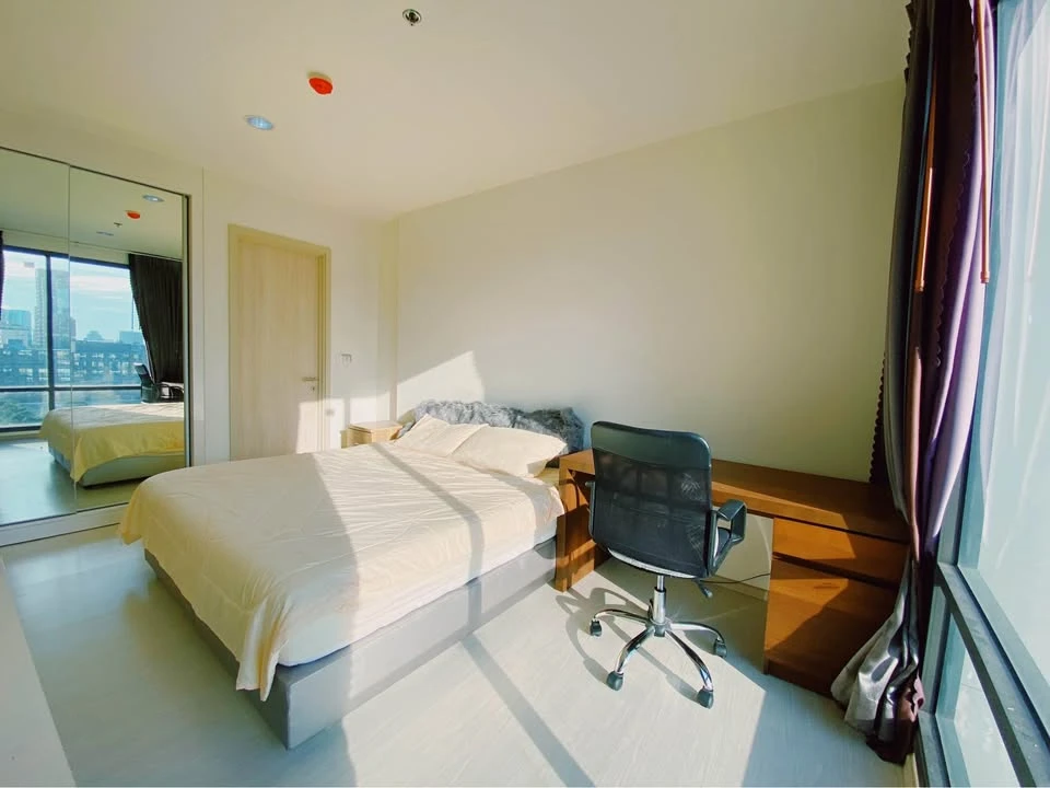 For rent Rhythm Sukhumvit 42, ready to move in, complete with furniture and electrical appliances, just drag your bags and move in.
