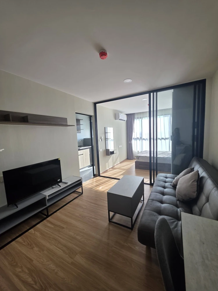 For rent: The Cube Loft Srinakarin - Theparak. A nice, well-partitioned room with separate zones. Don't miss out!