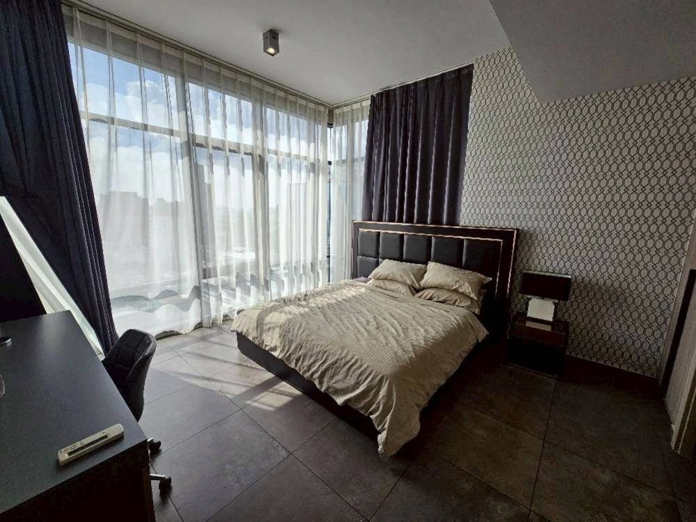 For rent: The Lofts Asoke, large room, comfortable living, fully furnished, ready to move in.
