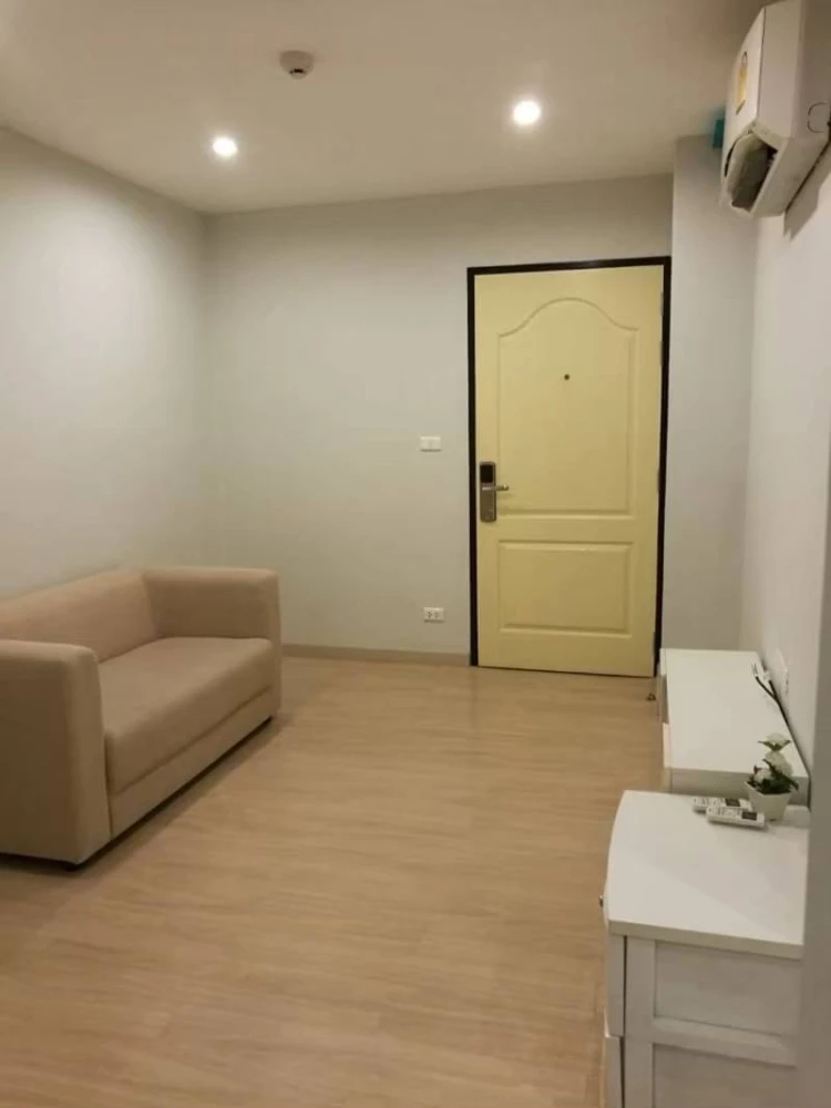 For rent The Paint Palette, spacious room, lots of usable space, reasonable price, book before you miss the opportunity.