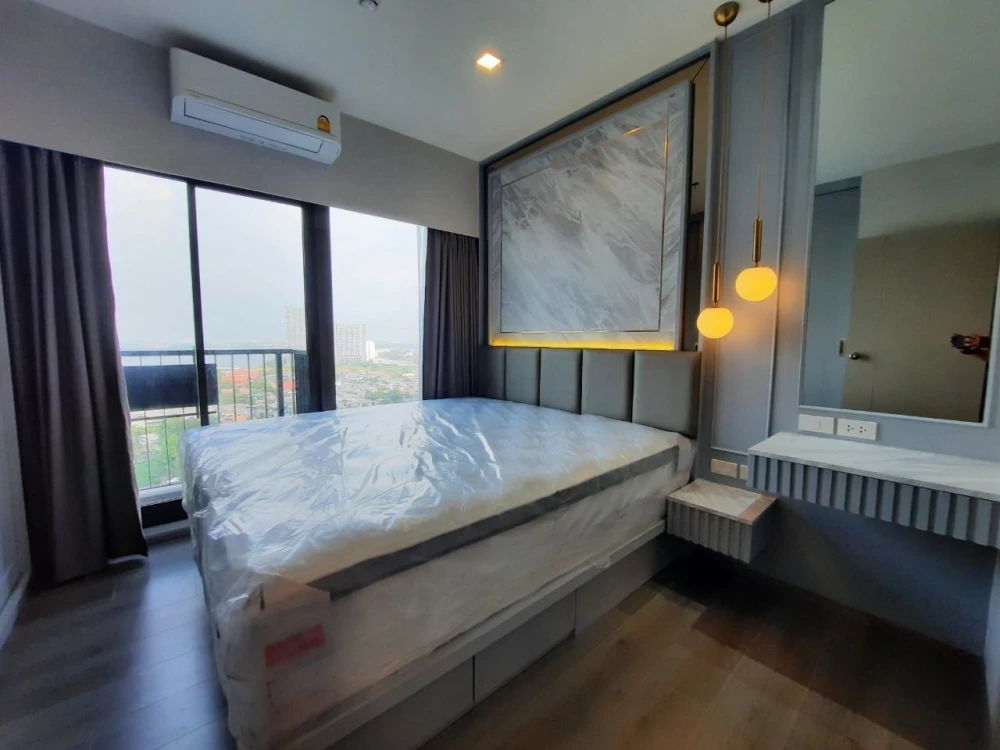 For rent The Politan Aqua, beautifully decorated room, fully built-in, 18th floor, river view, I must say you can't miss it.