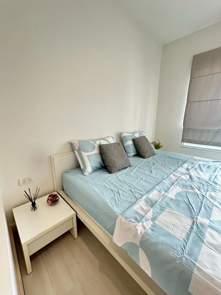 For rent: The Room Rathcada-Ladprao. Spacious room with efficient use of space at an affordable price. Don't miss out!